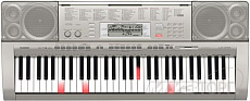 Casio LK-270, синтезатор, 61 клавиша фортепианного типа, чувствительность к касанию и подсветка клавиатуры