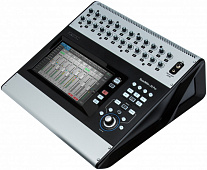 QSC Touchmix-30 Pro цифровой сенсорный микшер, 24  микрофонных/линейных входа, 6 стерео входов, 14 AUX