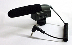 Sennheiser MKE 400 конденсаторный накамерный микрофон "пушка"